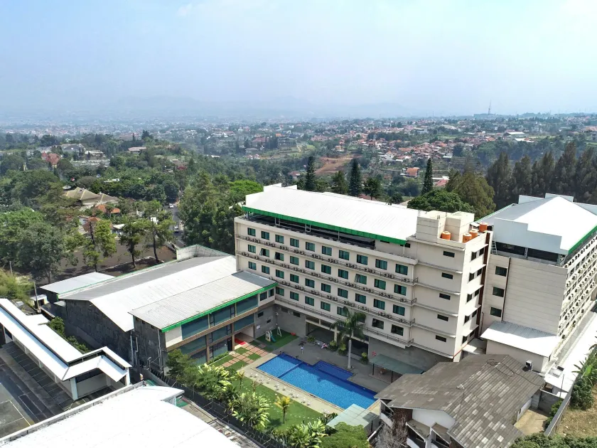 Novena Hotel Bandung - Image 1