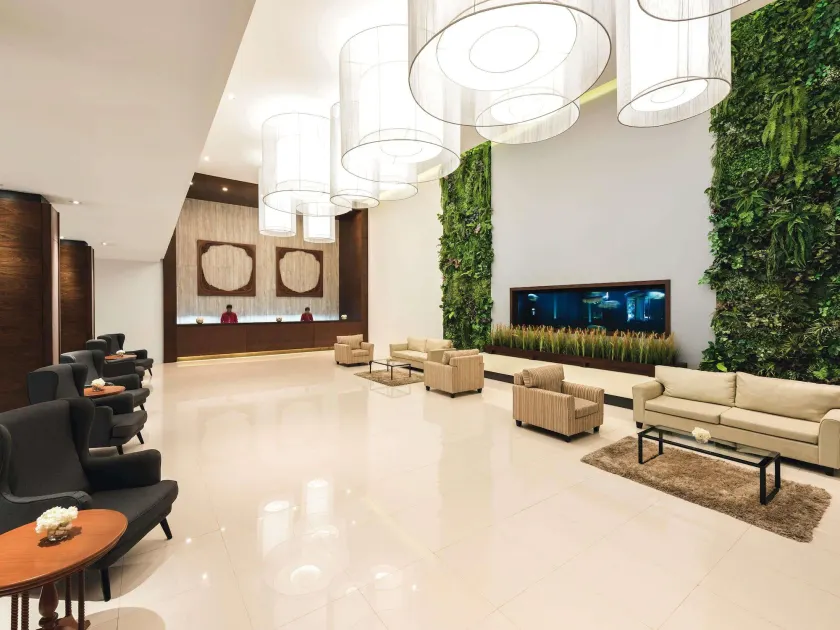 Movenpick Suriwongse Hotel Chiang Mai - Image 1