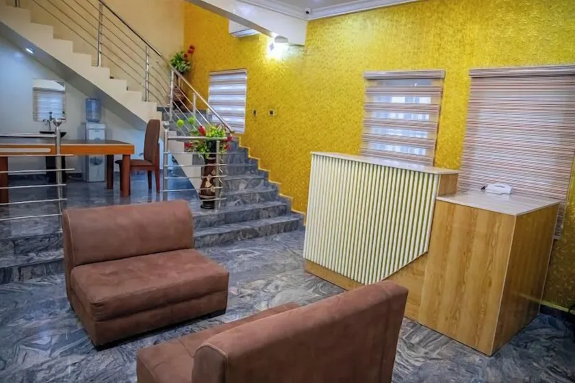 Star Diamond View Lounge and Suites - Interior entrance