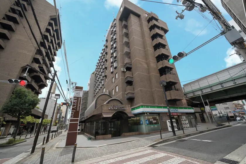 Shinsaibashi ARTY Inn - Image 1