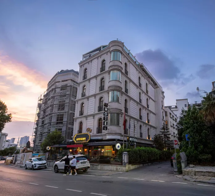 Myy Boutique Hotel - Image 1