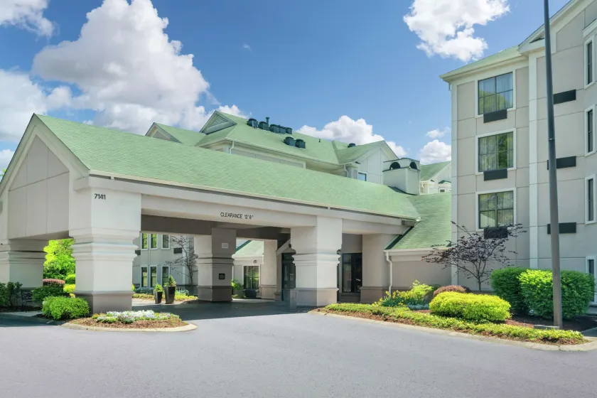 Hampton Inn & Suites Nashville/Franklin (Cool Springs) - Image 1