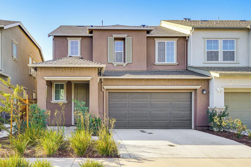 8 Mi to Lincoln Park: Family-friendly Tracy Home - Image 1