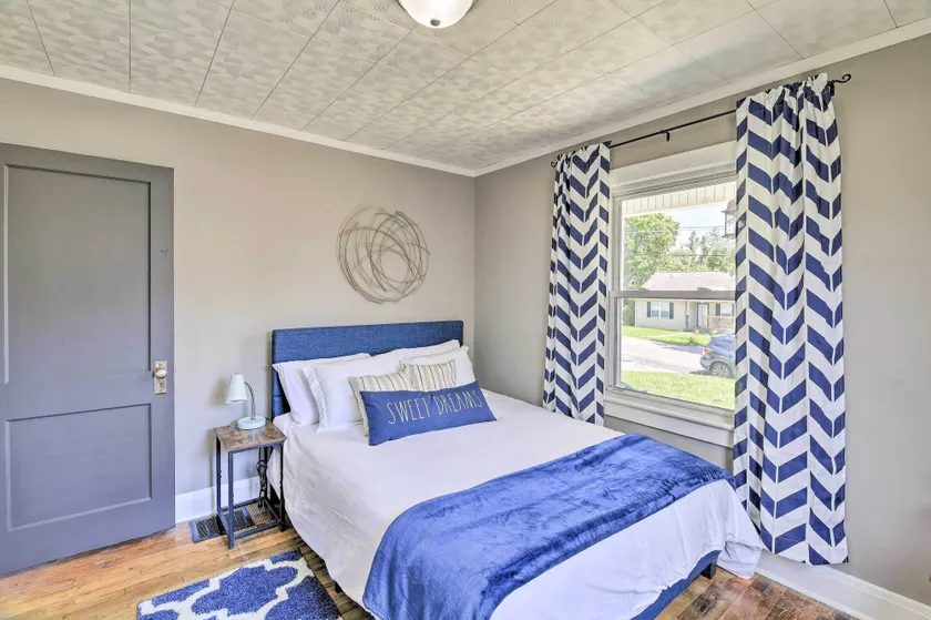 Cozy Cottage Near Dtwn Dining, Walk to Casino - Interiör