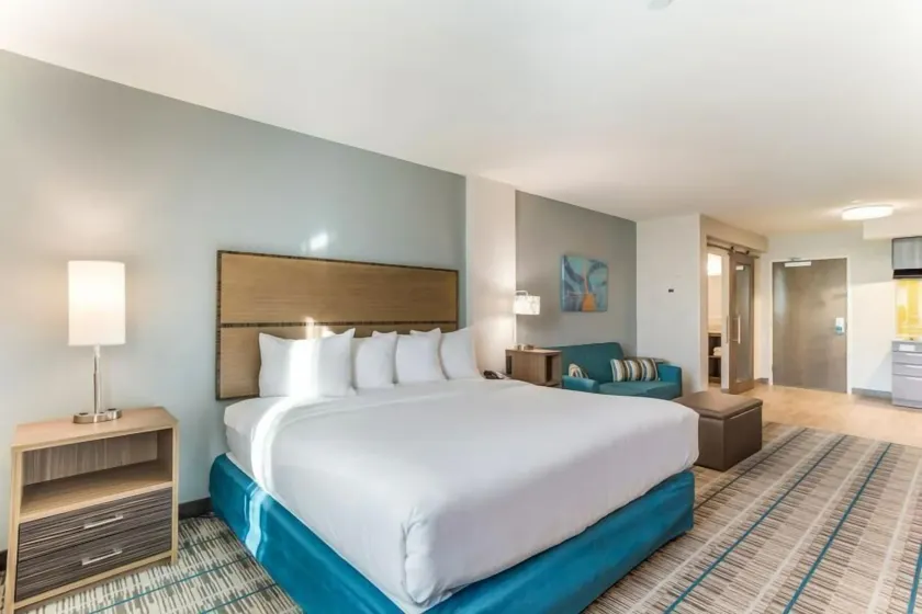 MainStay Suites Bowling Green North - Image 1