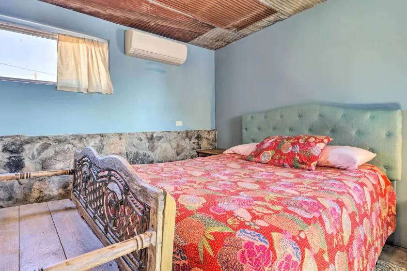 Unique Santa Cruz Studio ~ 25 Mi to Santa Fe - Intérieur