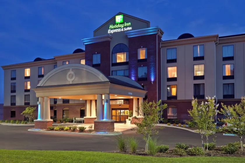 Holiday Inn Express Hotel & Suites Kodak East-Sevierville by IHG - Image 1