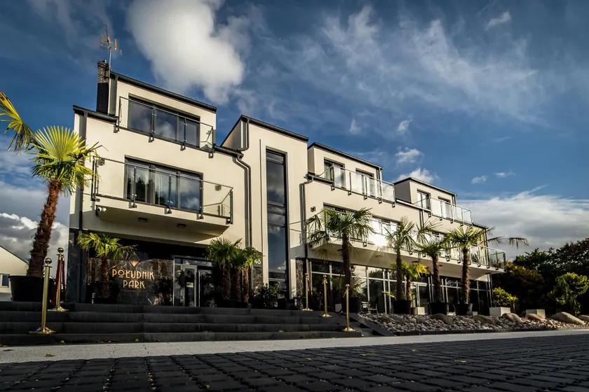 POŁUDNIK PARK - Business Center - Image 1