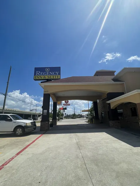 Regency Inn & Suites - Image 1