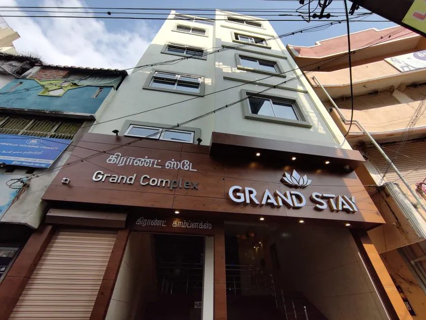 Hotel Grand Stay - Image 1