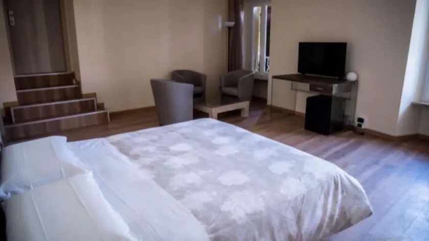 Hotel Lonatino - Image 1