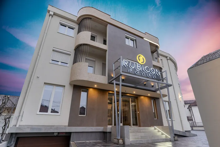 Rubicon Garni Hotel - Image 1