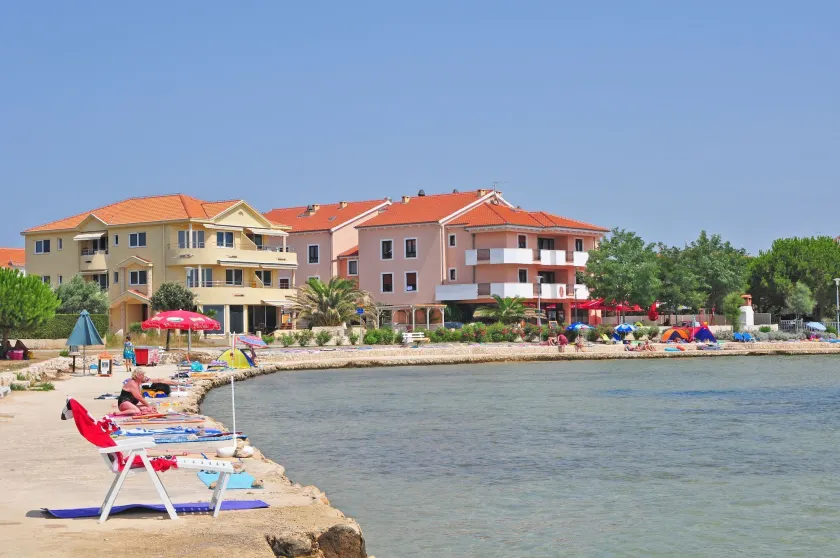 Hotel Laguna - Image 1