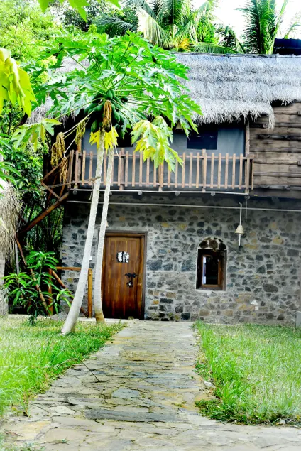 Lizard Safari Lodge - Image 1