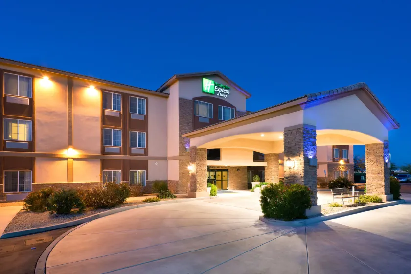 Holiday Inn Express & Suites Casa Grande by IHG - Image 1