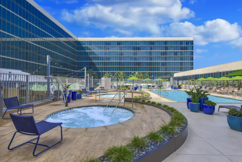 Hilton Anaheim - Image 1