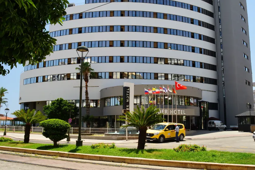 Cender Hotel - Image 1