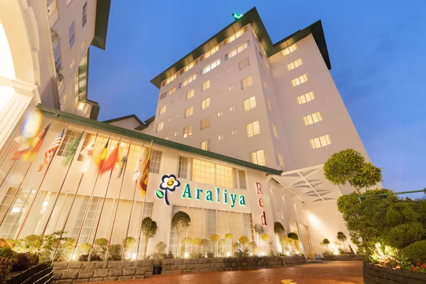 Araliya Red - Budget friendly Hotel- Where you find stunning 360 panoramic view of Nuwara Eliya - Image 1