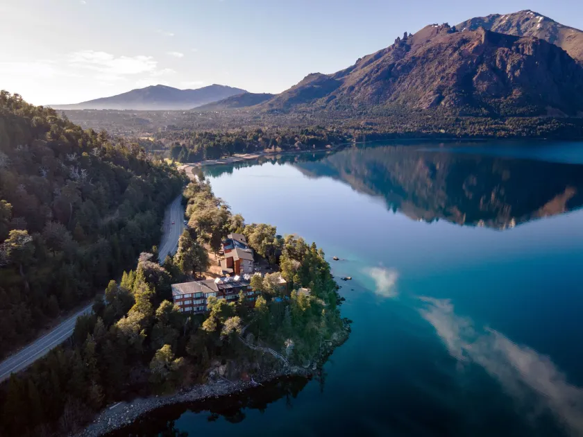 Suites del Lago Bariloche - Image 1