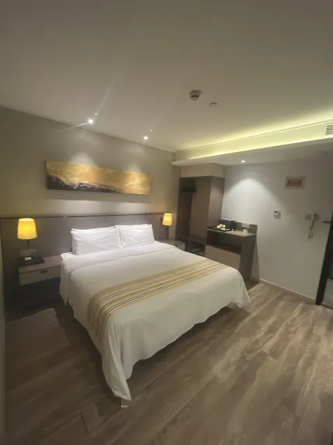 Home Inns Collection Hotel - Image 1