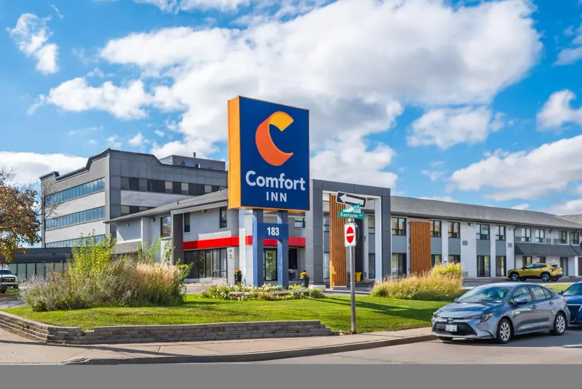 Comfort Inn Hamilton - Stoney Creek - Image 1