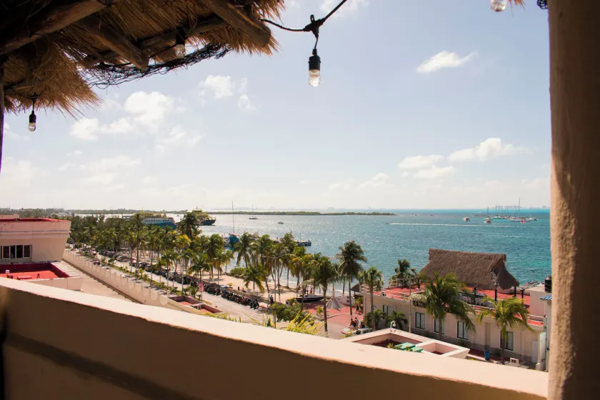 Balu Hotel - Image 1