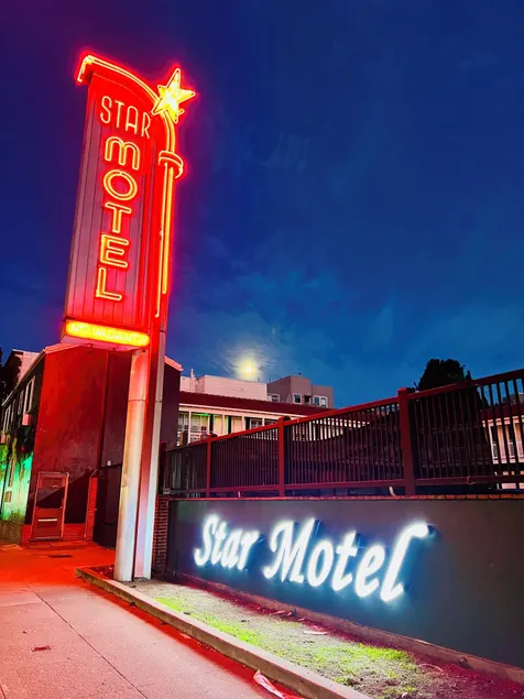 Star Motel - Image 1
