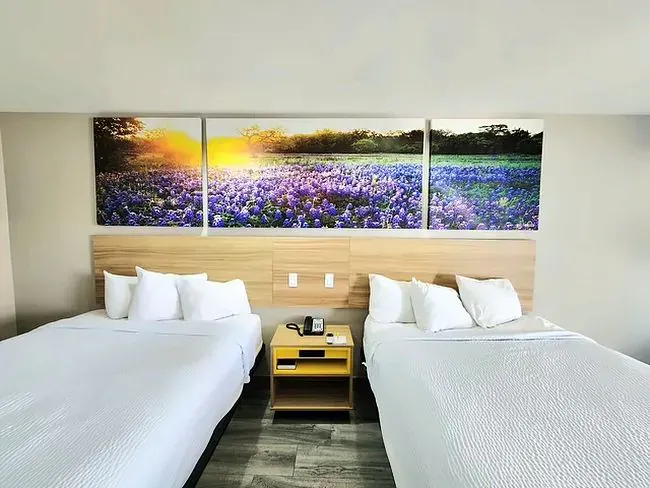 Days Inn by Wyndham Baytown TX - Image 1