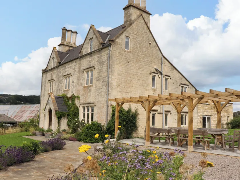 Hammonds Farmhouse - Image 1