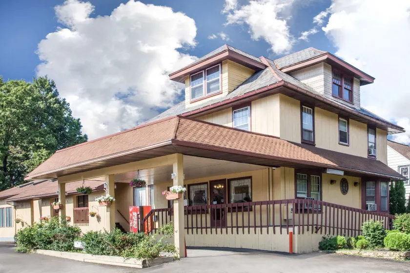 Knights Inn Endwell - Image 1
