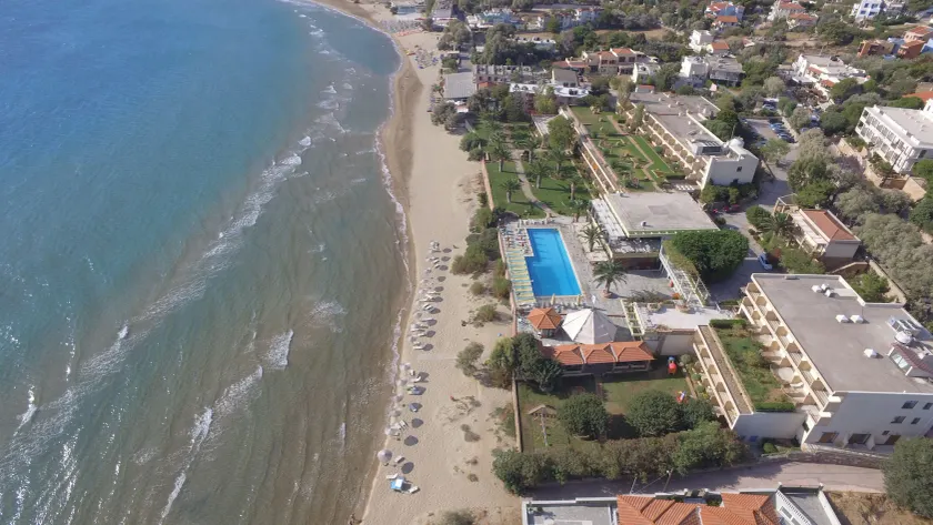 Golden Sand Hotel - Image 1