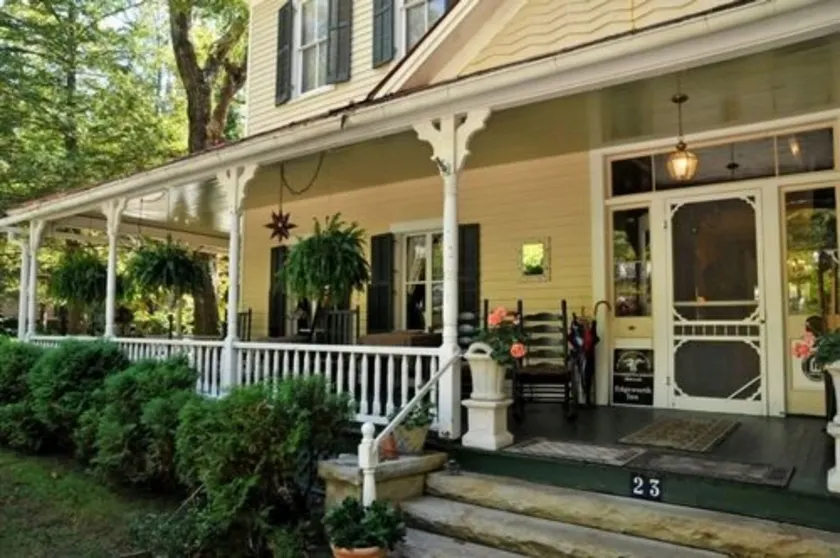 Edgeworth Inn - Image 1