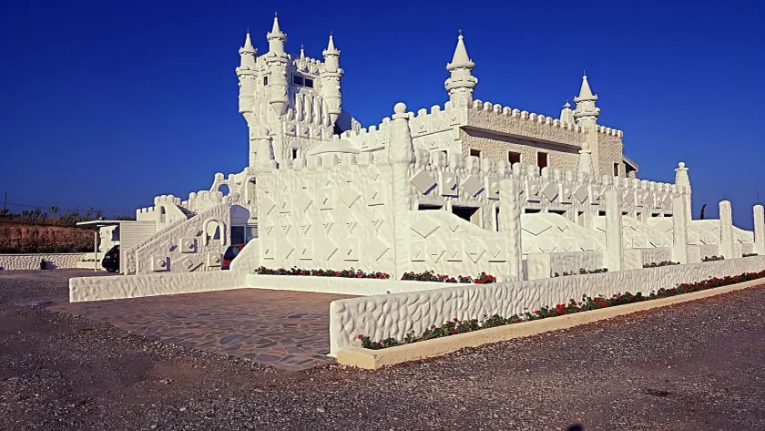 Snow White Castle Studios - Image 1