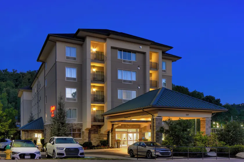 Hampton Inn Gatlinburg Historic Nature Trail - Image 1