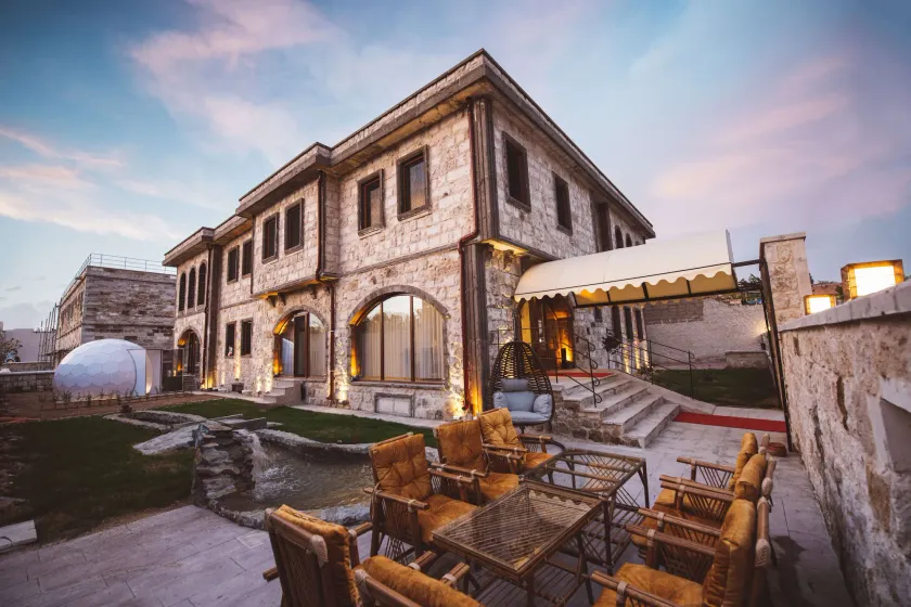 Ahiyan Hotel - Image 1