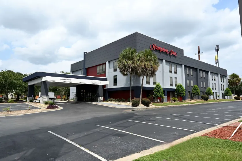 Hampton Inn Valdosta/Lake Park Area - Image 1
