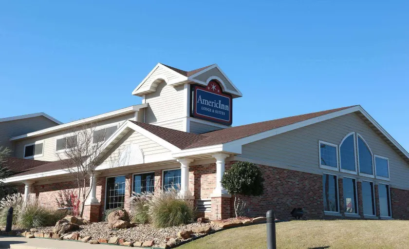 AmericInn by Wyndham McAlester - Image 1