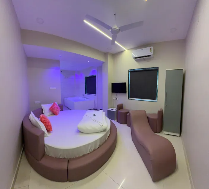 Hotel Elite Stay - Mahalunge Pune  - Image 1