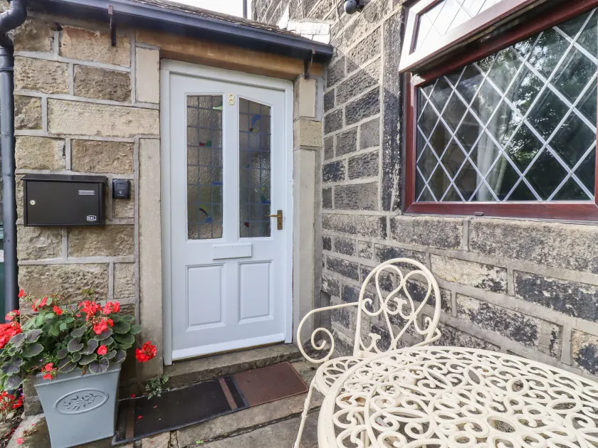 8 Lune Street - Image 1