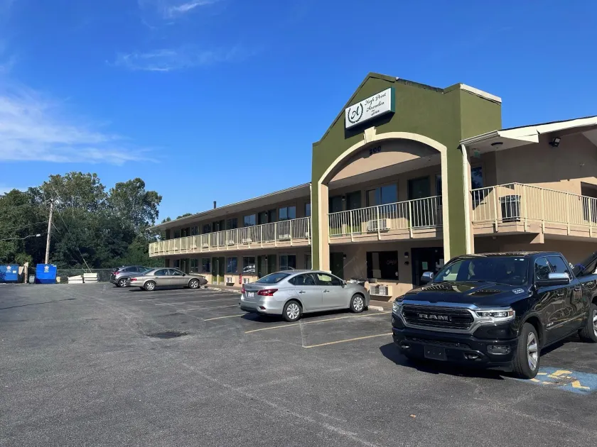 High Point Arcadia Inn - Image 1