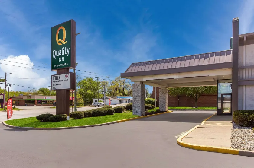 Quality Inn South Bend near Notre Dame - Image 1