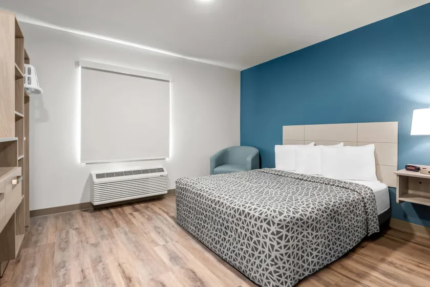 WoodSpring Suites Lancaster North - Image 1