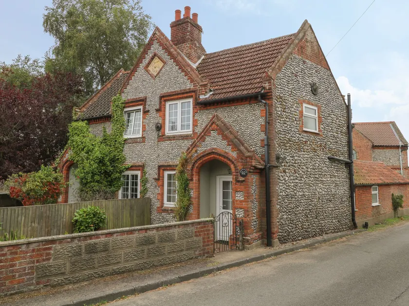 Compass Cottage - Image 1