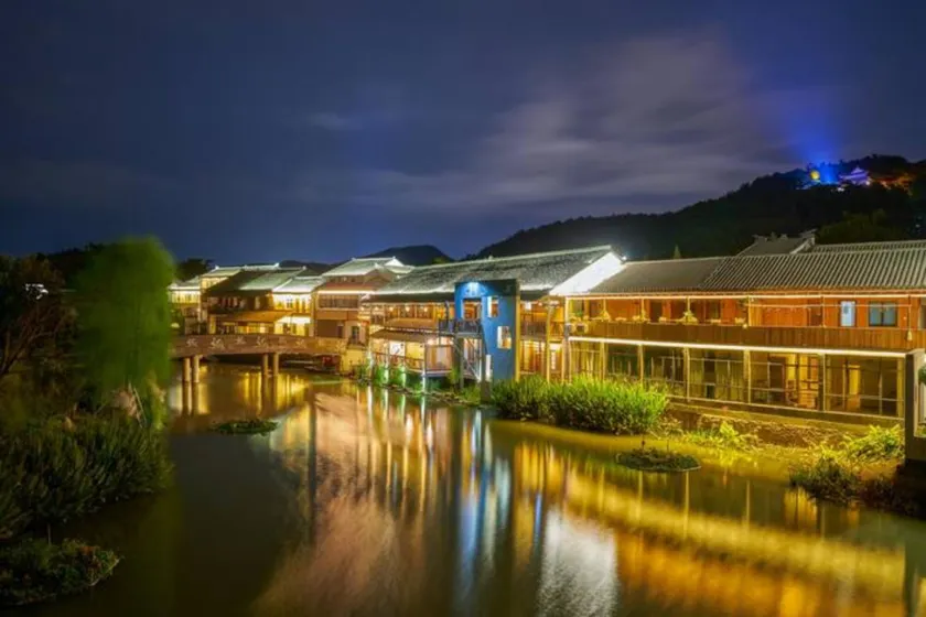 Floral Hotel Deqing Qinzizaiju - Image 1