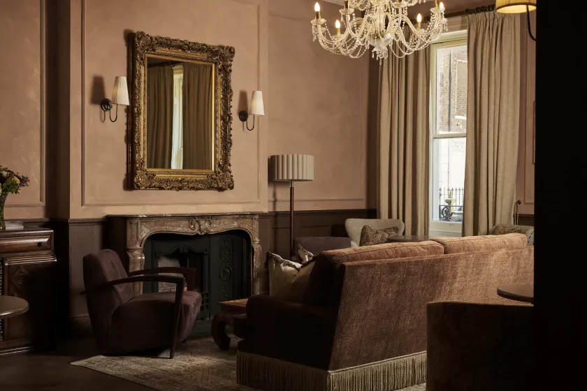 The Leonard Hotel - Image 1