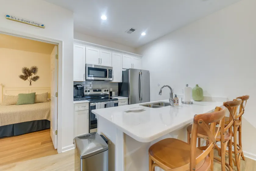 Sunset Beach Retreat - Monthly Rentals Welcome! - Image 1