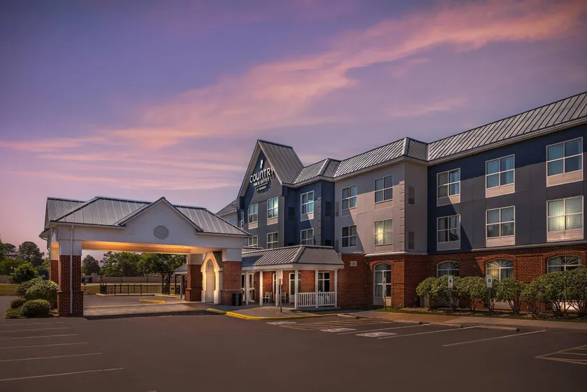 Country Inn & Suites by Radisson, Petersburg, VA - Image 1