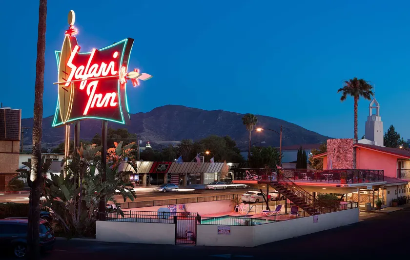 Safari Inn Burbank-Universal, a Coast Hotel - Image 1