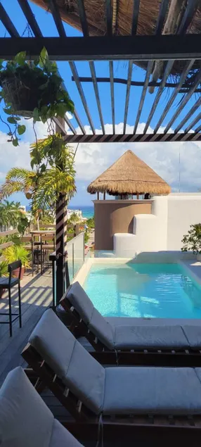 Maui Hostels Playa del Carmen - Image 1
