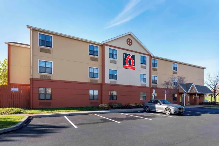 Studio 6 Corporate Extended Stay Rochester Henrietta NY - Image 1